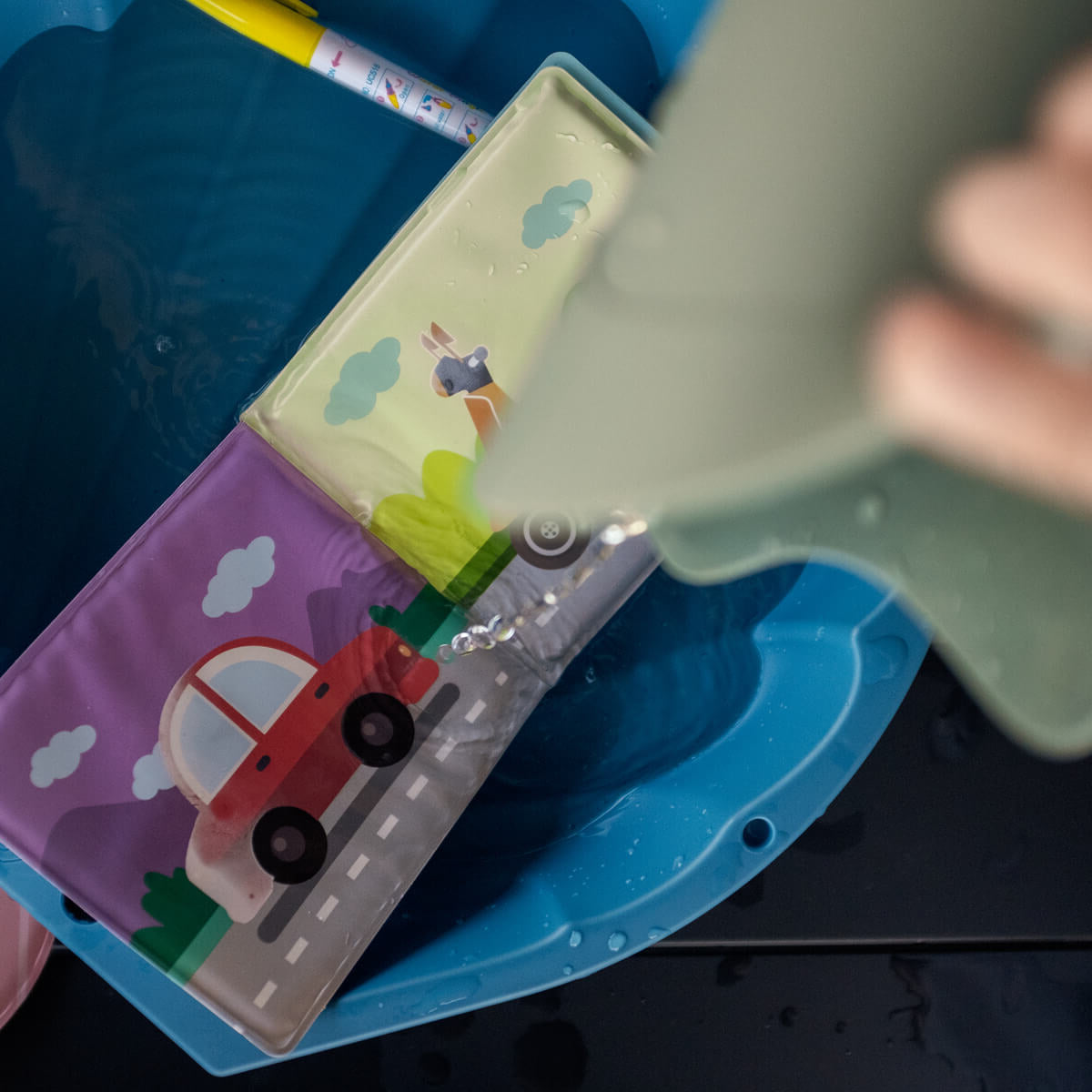 Mali šoferji na poti - Na kolesih do barvite pustolovščine 🚗 (Prevozna sredstva)